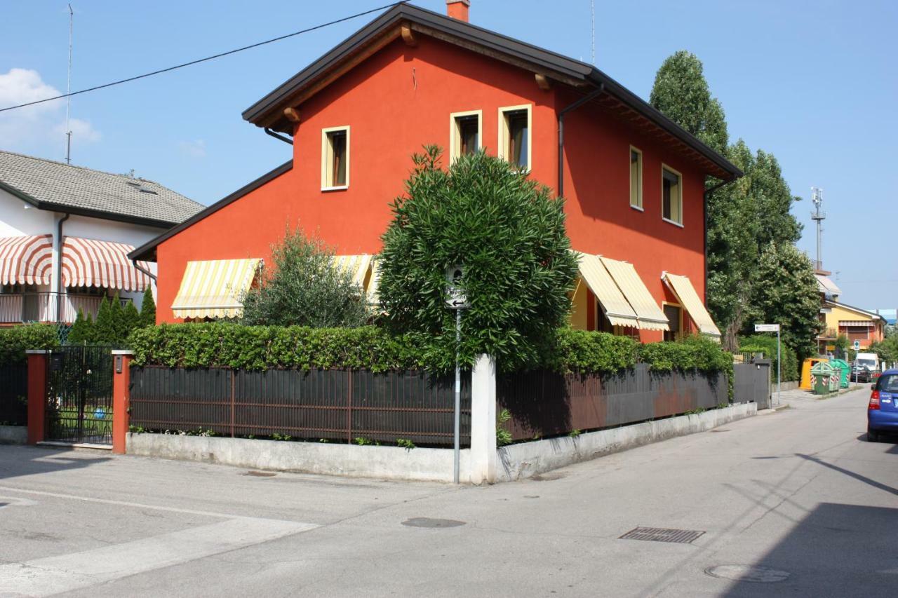 Tagliamento 28 Bed & Breakfast เมสเตร ภายนอก รูปภาพ